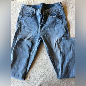 Old Navy Sz 10 Women's Blue Distressed Rockstar jeans